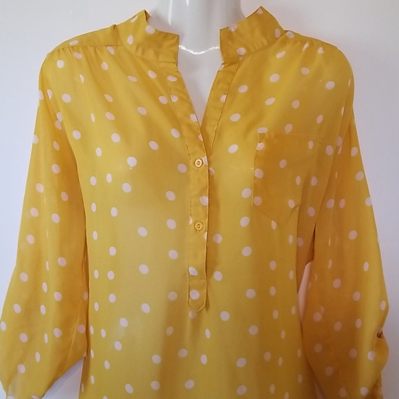yellow polka dot blouse